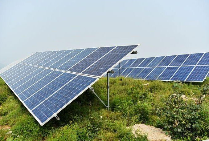 郴州市委書記易鵬飛:加快光伏發電產業發展