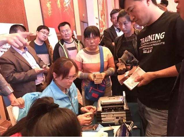 直擊天合光能千縣萬(wàn)鎮(zhèn)光伏科普行濰坊站:400多人參會(huì),成交1.9MW