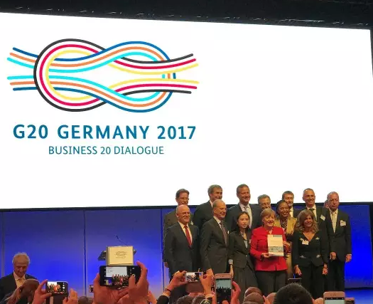 晶科能源對話德國總理默克爾:未來的可持續(xù)經(jīng)濟(jì)來自能源 氣候變化和資源效率