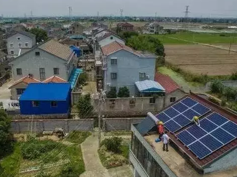 又一個(gè)“光伏村”并網(wǎng)發(fā)電,每戶能領(lǐng)3000-5000元補(bǔ)貼!