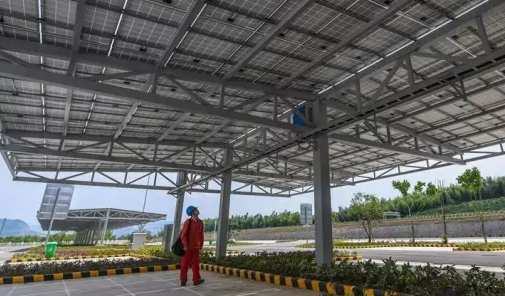 高速公路也建光伏發電站！年發電量達40萬千瓦