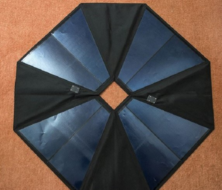 一款可提供充電的太陽能傘 度假再也不用擔(dān)心手機沒電了