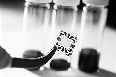 石墨烯:助太陽(yáng)能電池“遍地開(kāi)花”