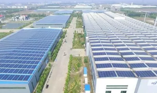 屋頂建起山東省內最大分布式光伏發電站日發電5.7萬度