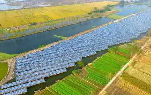 天愛能源攜手頂好光伏打造10MWp漁光互補光伏發電項目帶你領略不一樣的光伏美