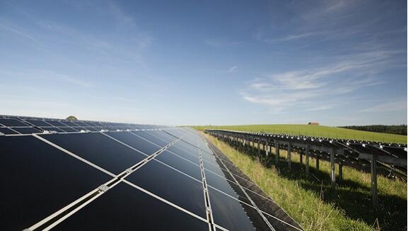 IEA:看好中國光伏產能增速 未來五年世界可再生能源電力增量將超煤炭和天然氣總和兩倍