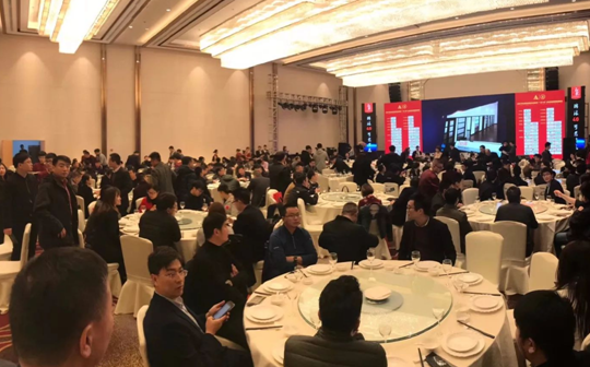 錦浪科技榮膺“2017領跑中國可再生能源先行企業100強-單項頂級品牌”獎