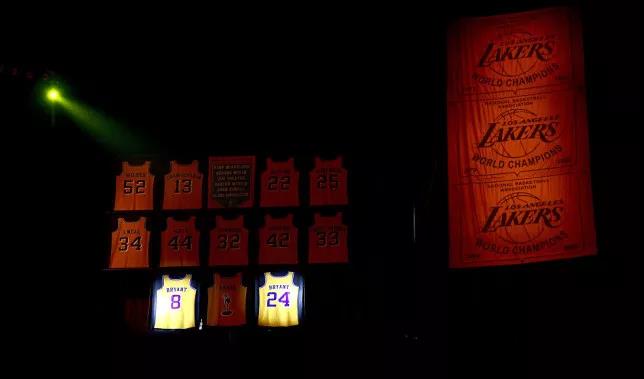 剛剛,科比球衣在屋頂光伏電站下退役!