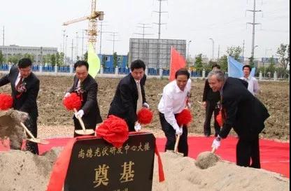 施正榮：僅以此文悼念我的師兄、朋友和同事Stuart Wenham 教授