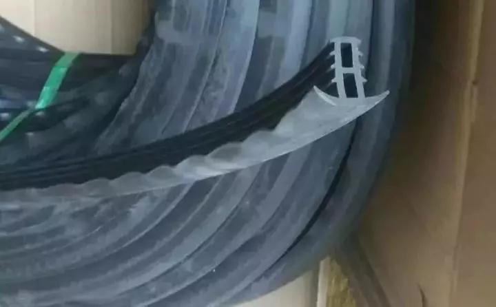 光伏代替房頂:光伏屋頂防水最正確的做法