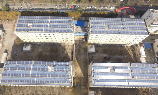 房頂也能"掙錢" 漯河一高校建4200平米光伏發電項目