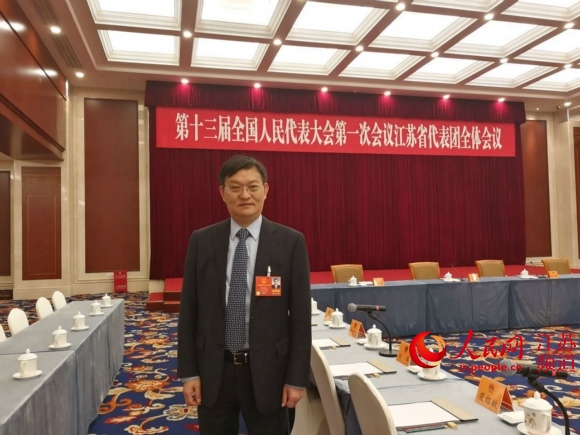 兩會(huì)聲音丨昝圣達(dá):加大光伏扶貧推進(jìn)力度 為貧困戶(hù)造血