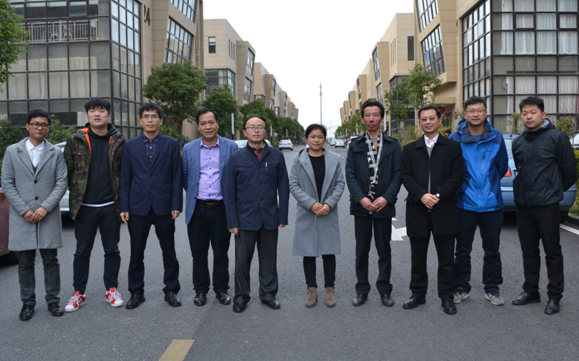 國家電投貴州金元副總經理黃鶴一行 蒞臨正硅新能源考察指導工作