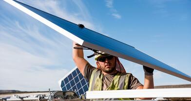 今年18家美國太陽能企業計劃減少部署或裁員