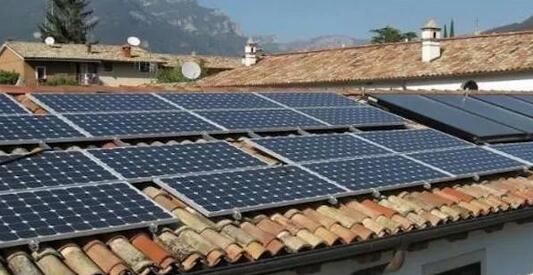 受盡追捧與爭(zhēng)議 家庭光伏發(fā)電吸睛點(diǎn)在哪里?