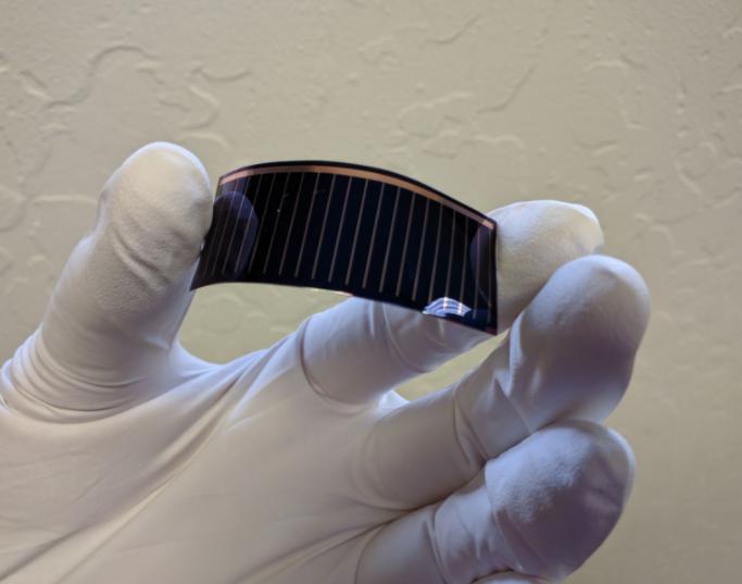 減重40% 阿爾塔設備公司發布第四代太陽能電池技術