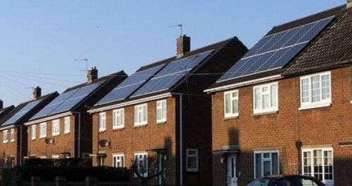 英國太陽能發電趕超天然氣成新頂梁柱