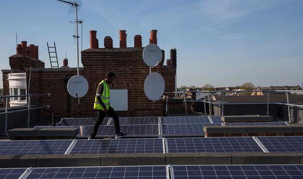 英國太陽能有多能？上周六午后1小時光伏發電比例超過燃氣發電!