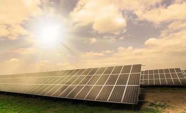 “5·31”光伏新政后 一邊是經(jīng)銷商選擇離場(chǎng) 一邊卻是光伏巨頭繼續(xù)擴(kuò)產(chǎn)!