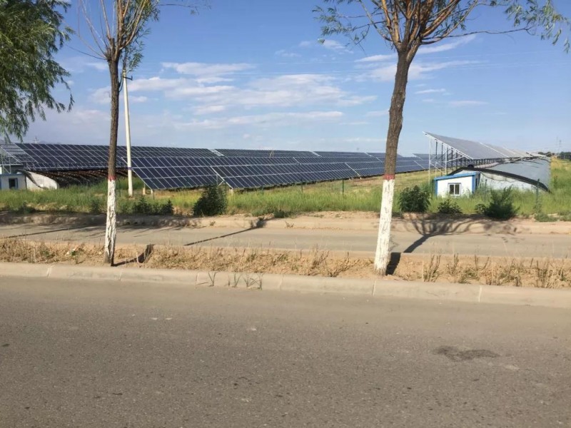 光伏電站組件清洗:人工一小時,他只要一分鐘?