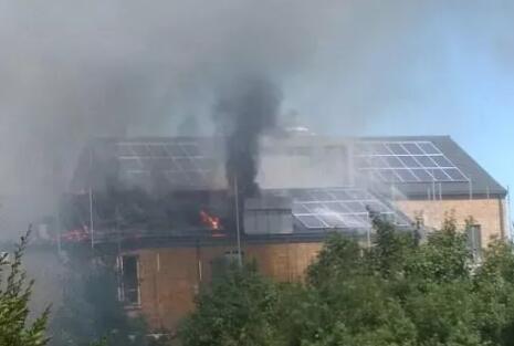 炎熱夏天光伏電站做好維護(hù)能有效避免火災(zāi)、熱斑、組件失效!