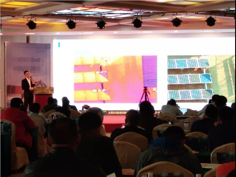 光伏新時(shí)代,運(yùn)維迎未來(lái):創(chuàng)動(dòng)科技無(wú)人機(jī)亮相分布式光伏電站運(yùn)維大會(huì)