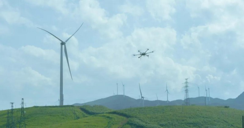 光伏新時(shí)代,運(yùn)維迎未來(lái):創(chuàng)動(dòng)科技無(wú)人機(jī)亮相分布式光伏電站運(yùn)維大會(huì)