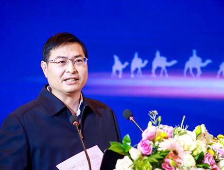 江蘇發改委處長丁夕平:全省光伏相關企業超600家 產值近4000億元