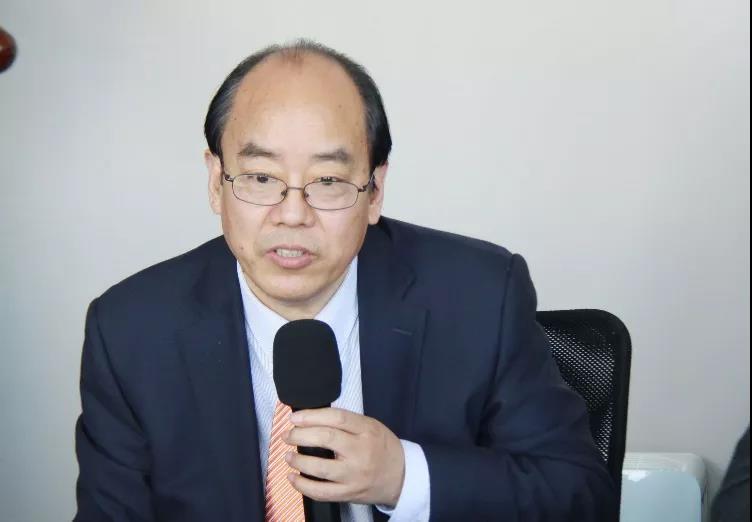 鑒衡向陽光電源、華為、禾望頒發國內首批逆變器新能標認證證書